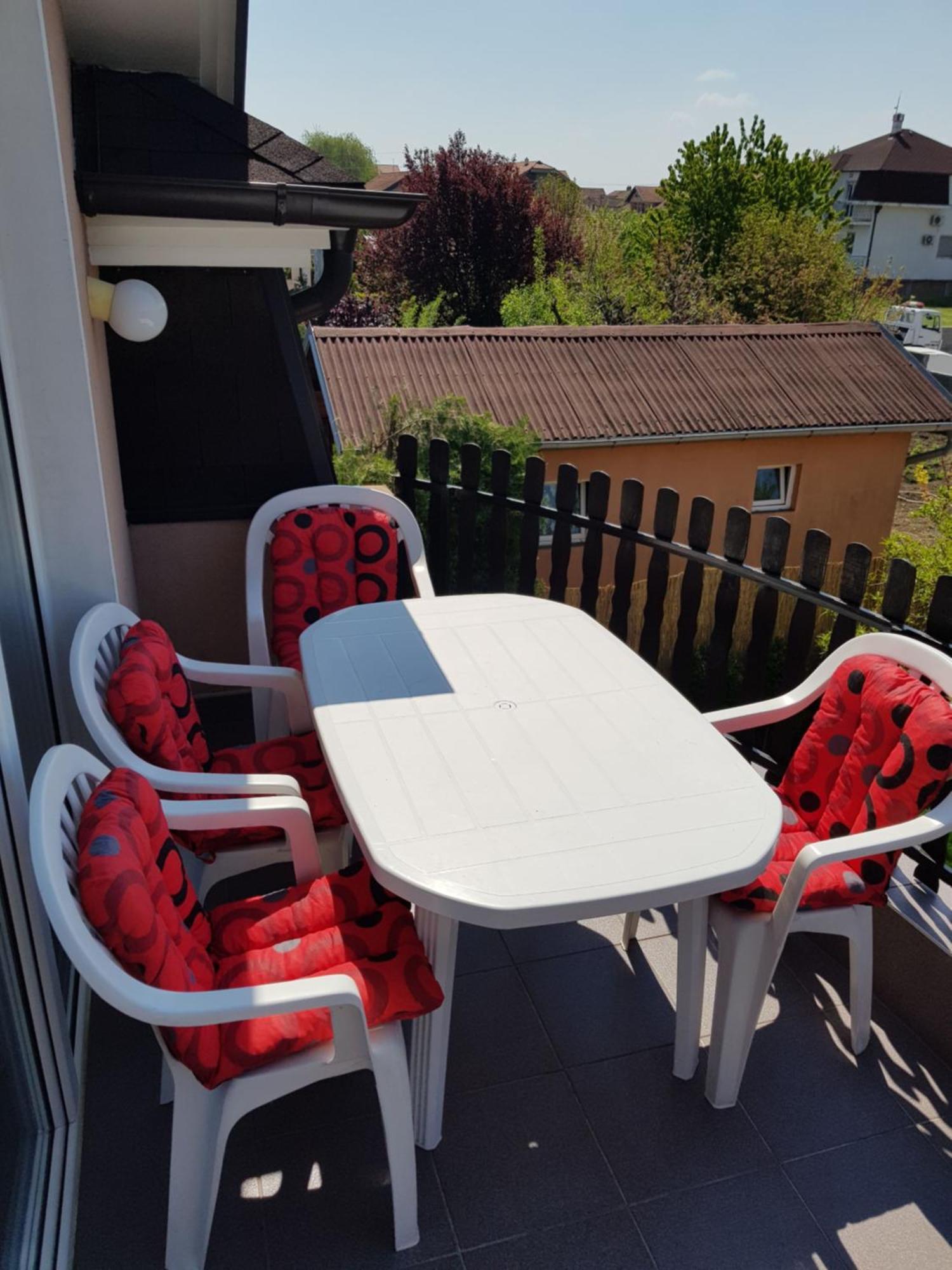 Lux Apartments With Pool Dex Zemun Polje Номер фото